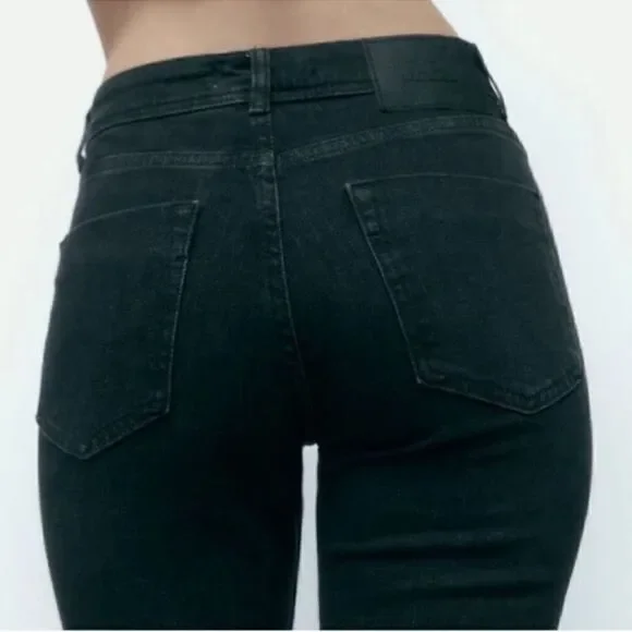 Zara Ankle Mid-rise Black Flare Jeans (Size 8) - Picture 8 of 10